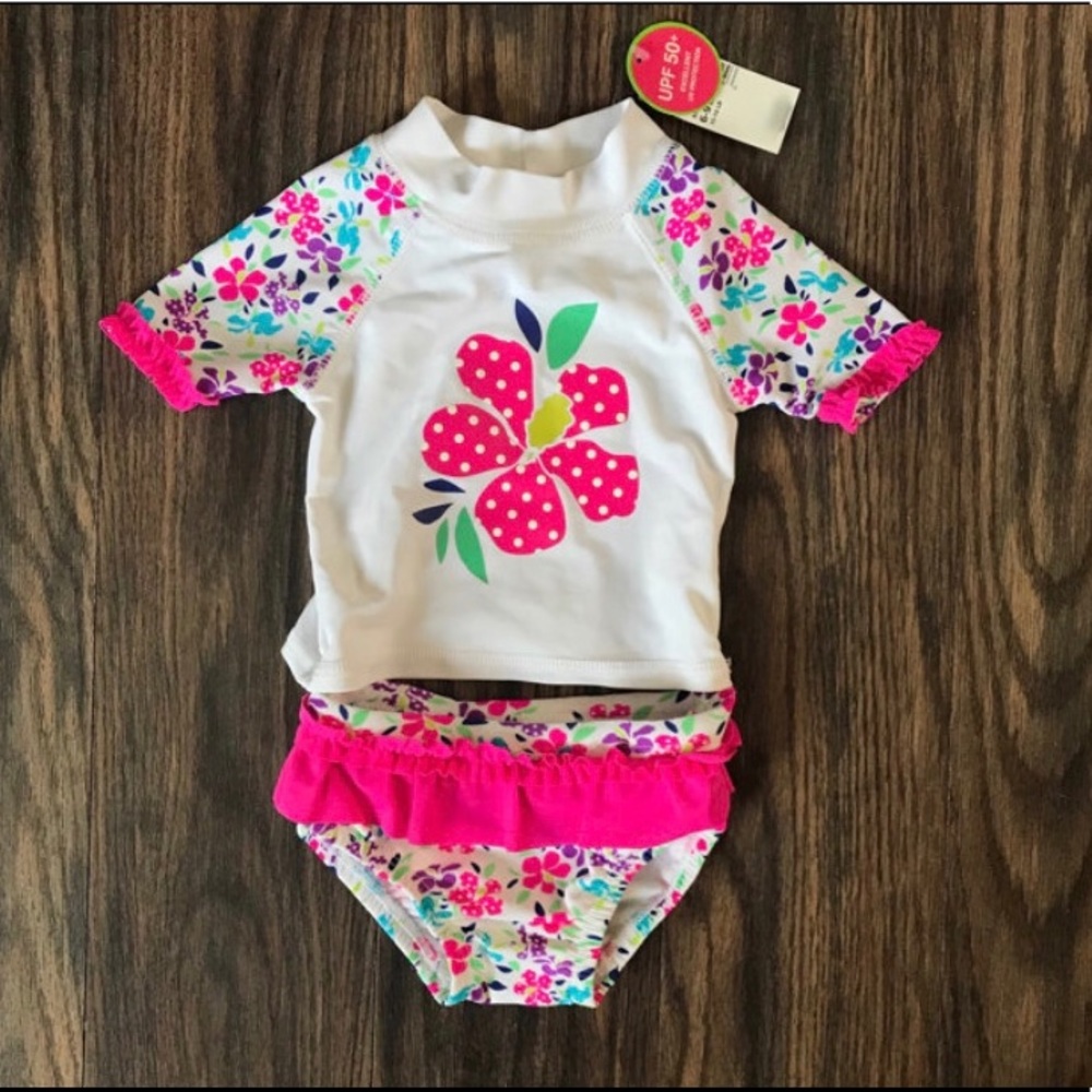 🆕 NWT Rash Guard 2 piece Swimsuit